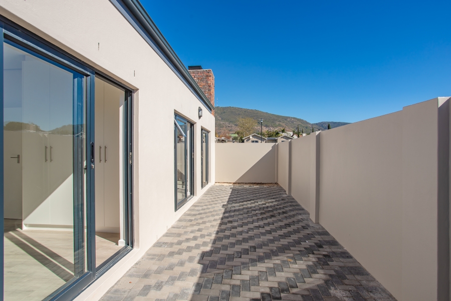 2 Bedroom Property for Sale in Honeydew Country Estate Western Cape